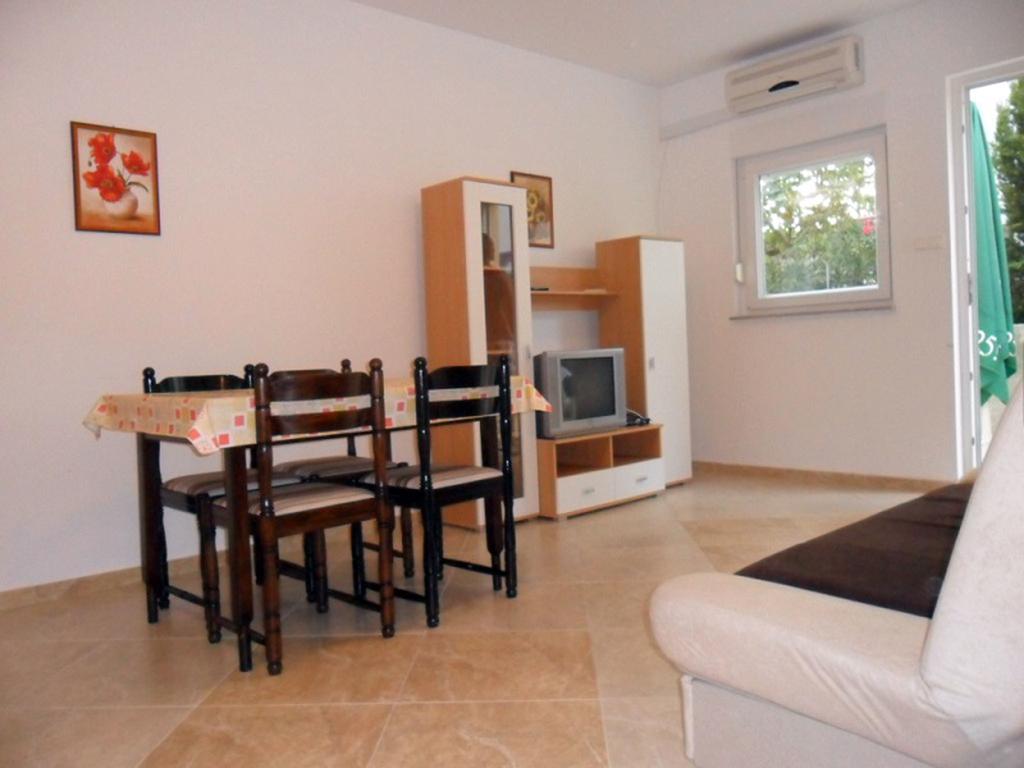 Apartments Mislav Novalja Habitación foto